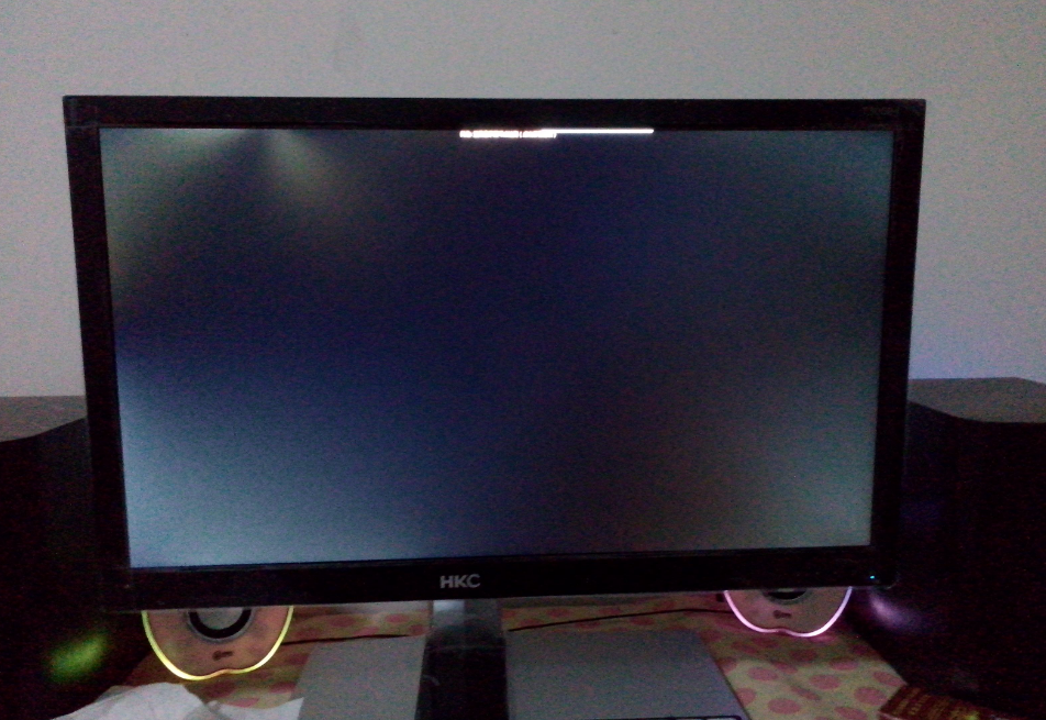 Win10專業版開機logo后黑屏怎么回事？