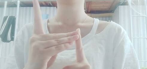 抖音愛(ài)的就是你怎么玩 抖音愛(ài)的就是你手指舞教程