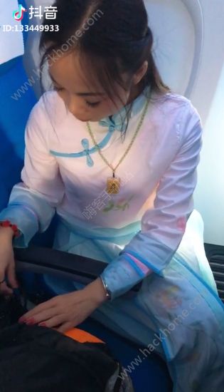 你一點一點慢慢靠近我是什么歌？你一點一點慢慢靠近我抖音歌曲